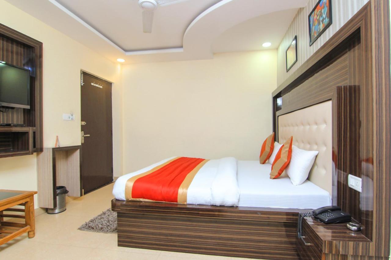 Oyo 8883 Hotel Comfort Zone Lucknow Ngoại thất bức ảnh