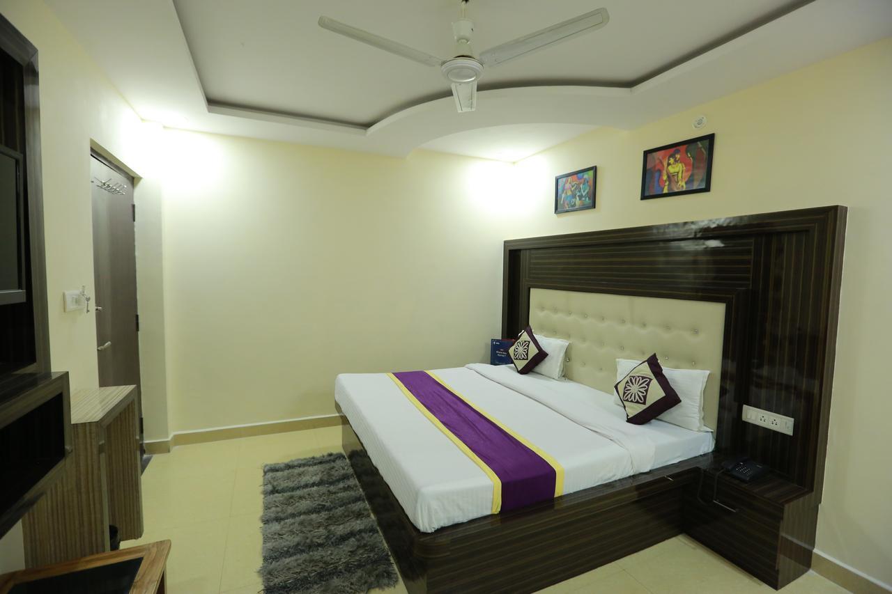 Oyo 8883 Hotel Comfort Zone Lucknow Ngoại thất bức ảnh